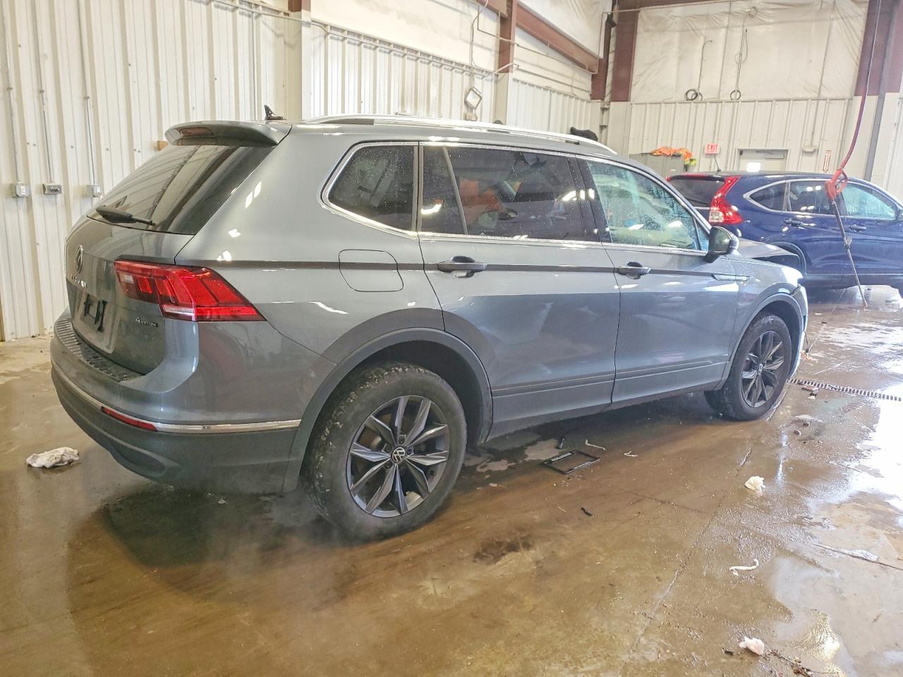 2023 Volkswagen Tiguan Se - Image 3