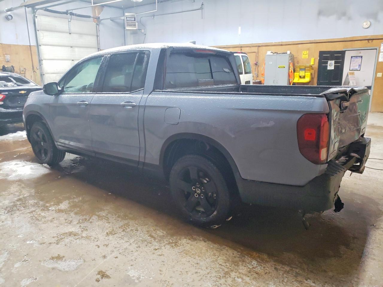 2025 Honda Ridgeline Black Edition - Фото 2