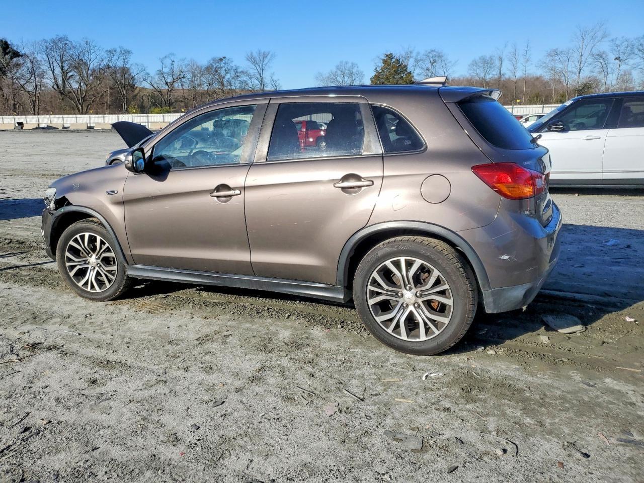2017 Mitsubishi Outlander Sport Es - Фото 2