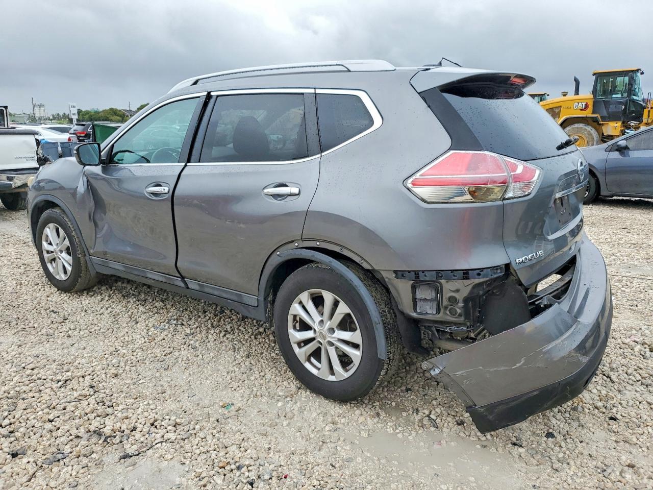 2015 Nissan Rogue S - Image 2