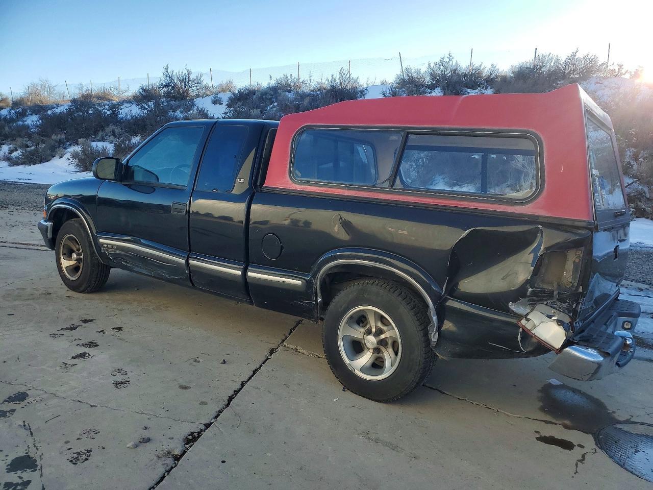 2001 Chevrolet S Truck S10 - Фото 2