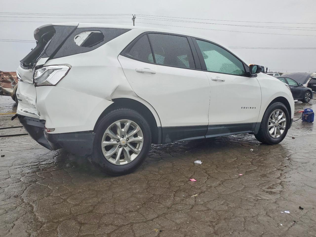 2020 Chevrolet Equinox Ls - Фото 3