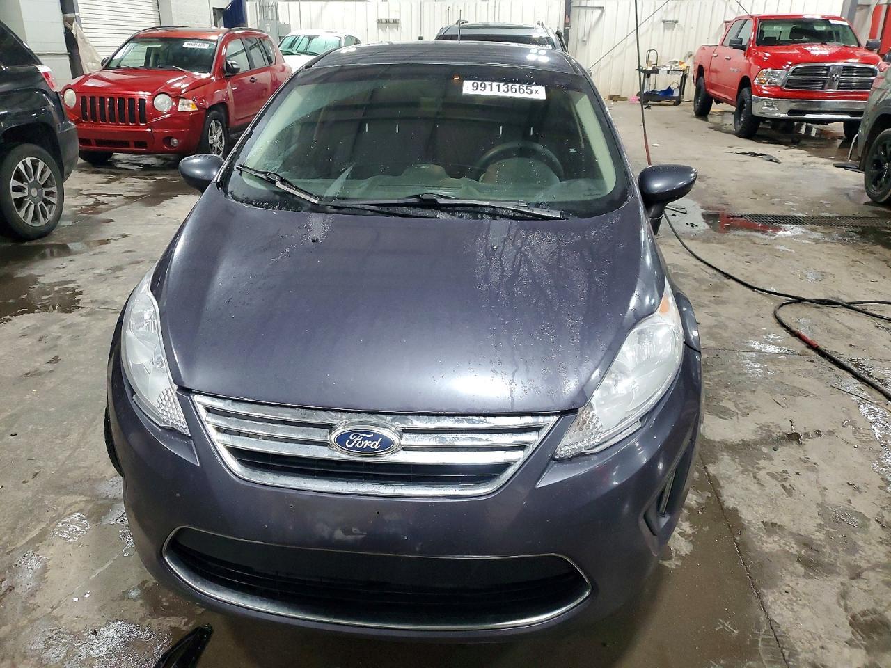 2012 Ford Fiesta Se - Image 5