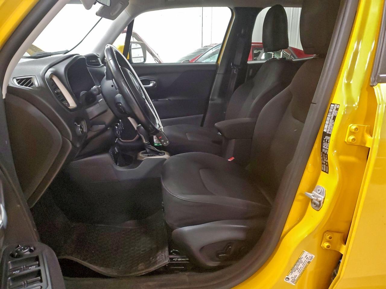 2015 Jeep Renegade Latitude - Image 7