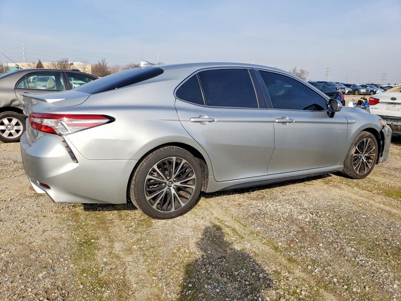 2018 Toyota Camry Hybrid - Фото 3