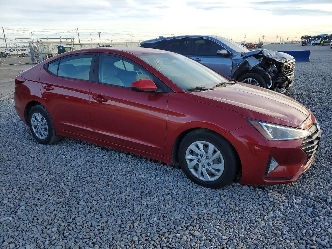 2019 Hyundai Elantra Se - Фото 4