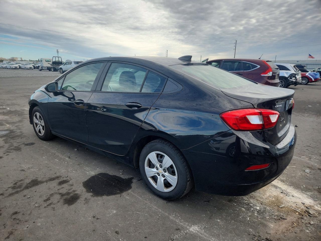 2018 Chevrolet Cruze Ls - Фото 2