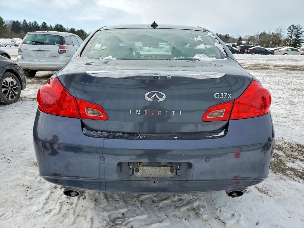 2010 Infiniti G37 - Image 6