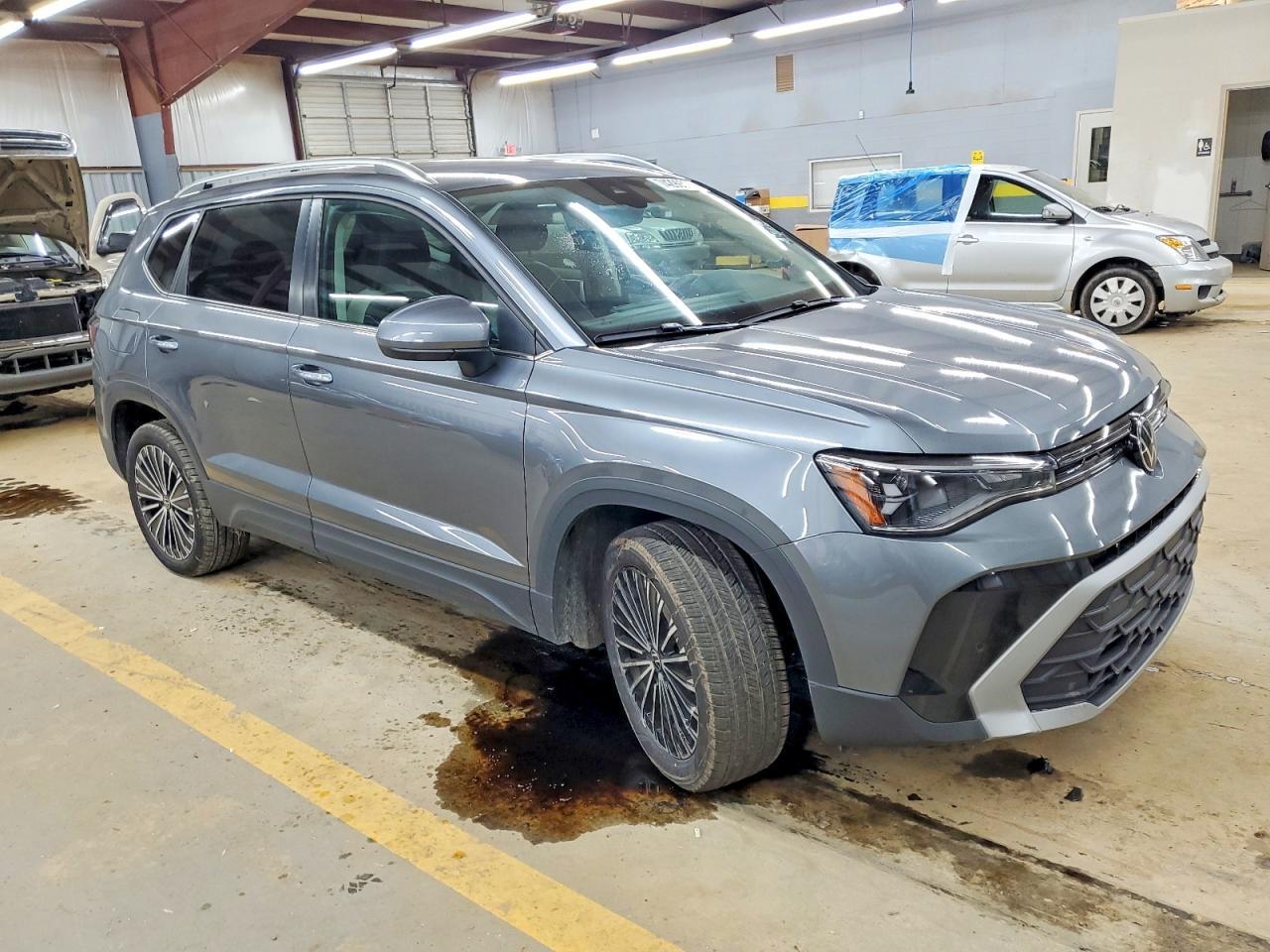 2025 Volkswagen Taos Se - Фото 4