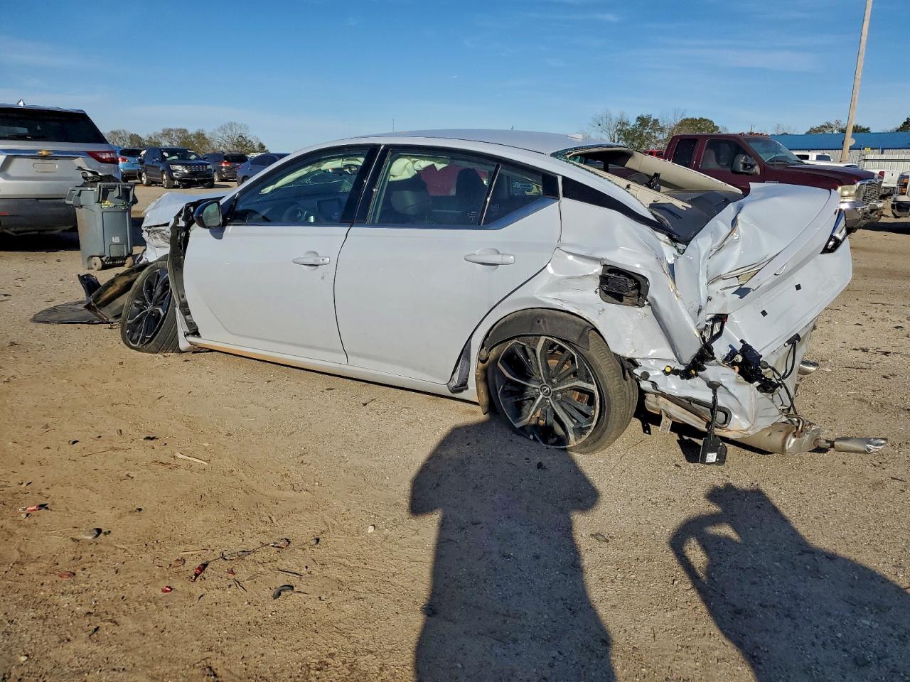 2023 Nissan Altima Sr - Фото 2