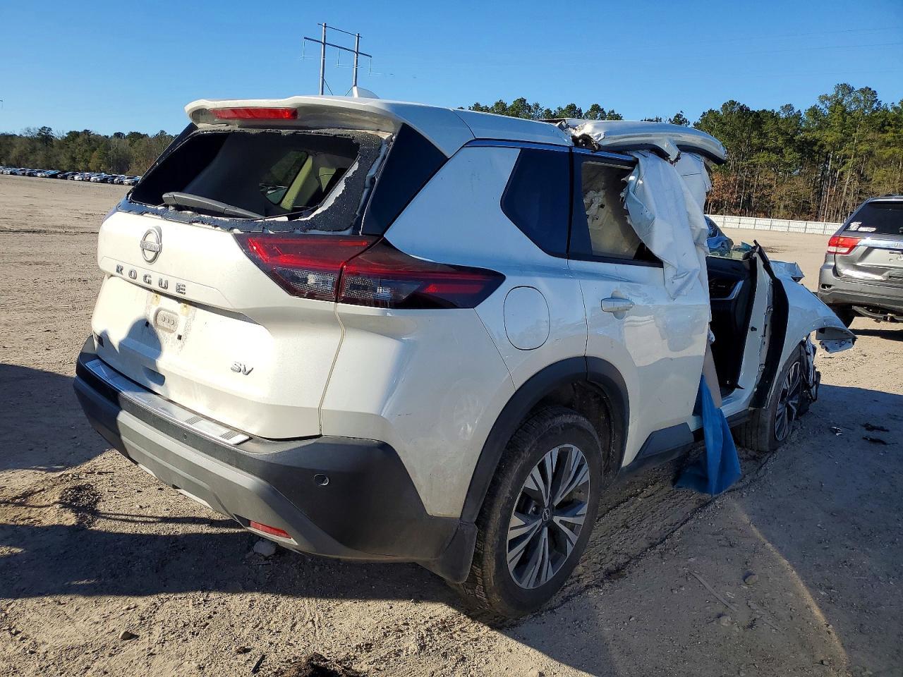 2023 Nissan Rogue Sv - Фото 3