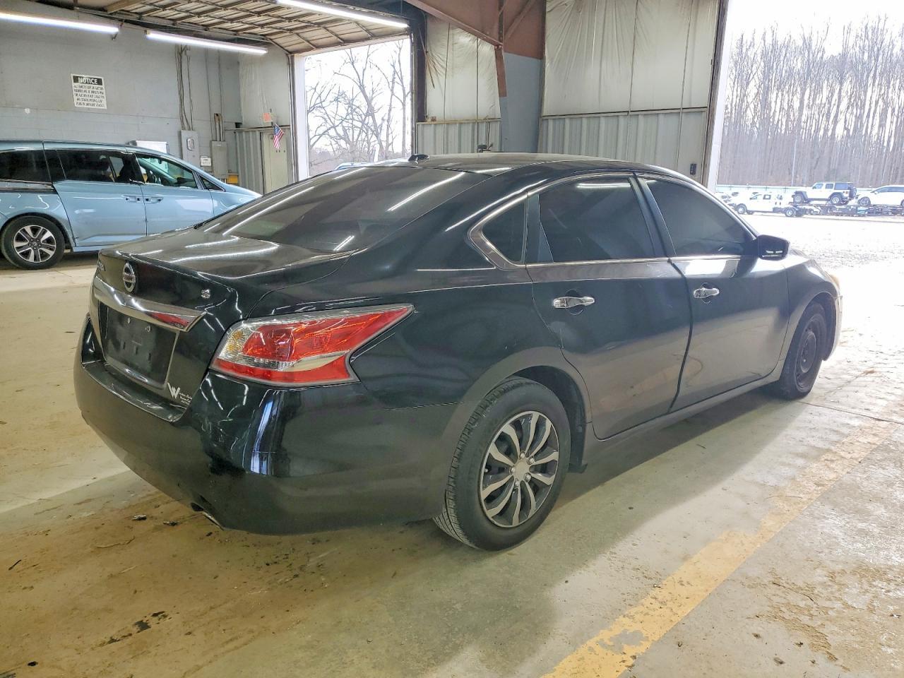 2015 Nissan Altima 2.5 - Фото 3