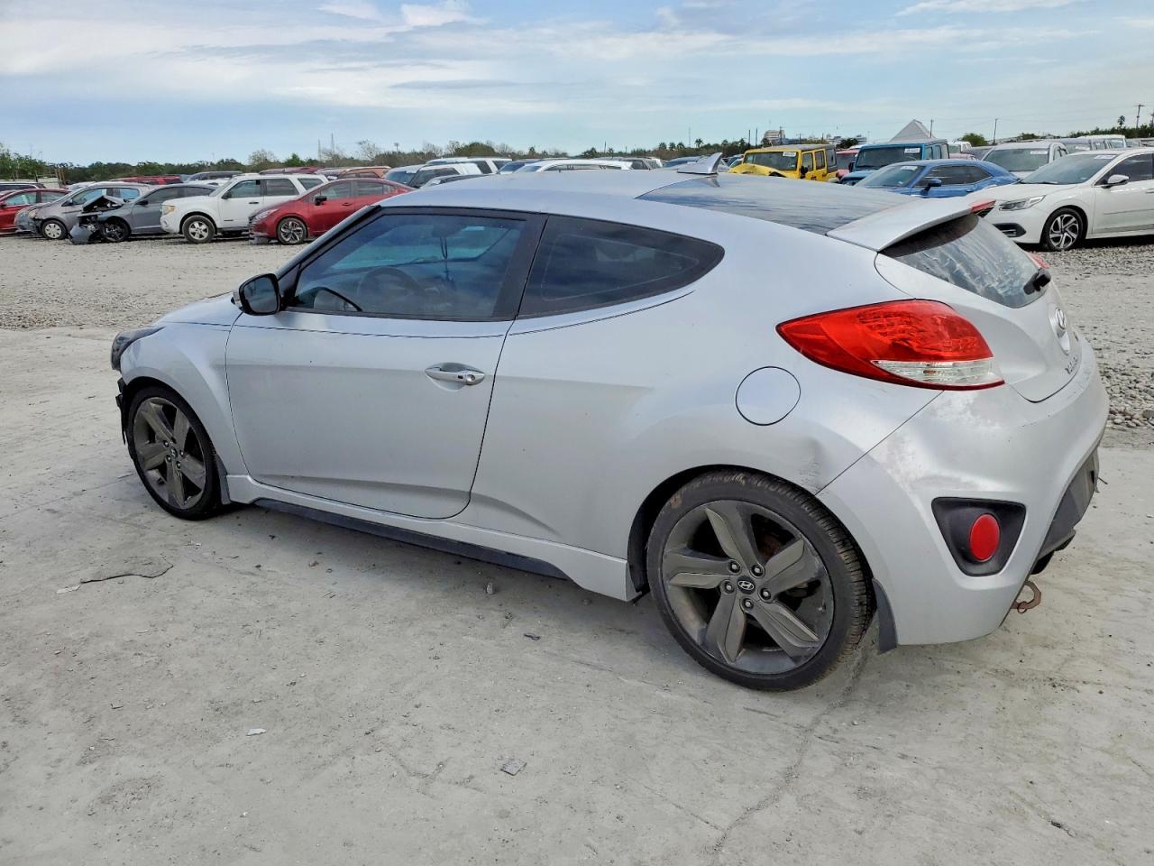 2015 Hyundai Veloster Turbo - Фото 2
