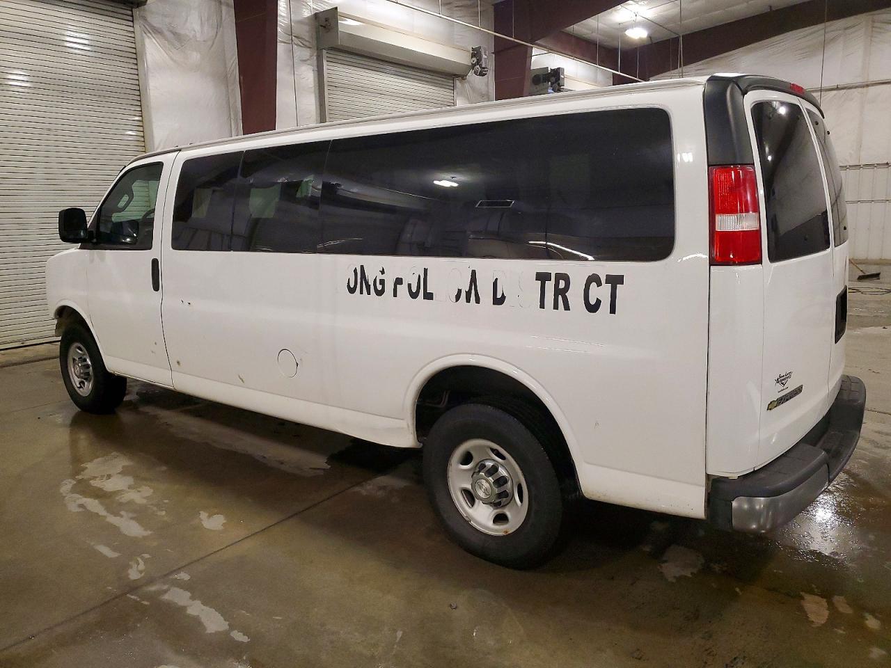 2017 Chevrolet Express G3500 Lt - Фото 2