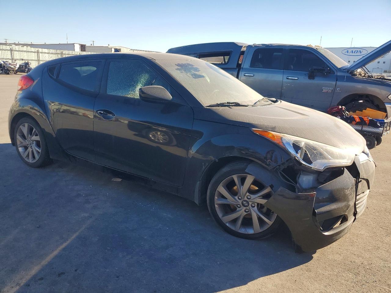 2016 Hyundai Veloster - Image 4