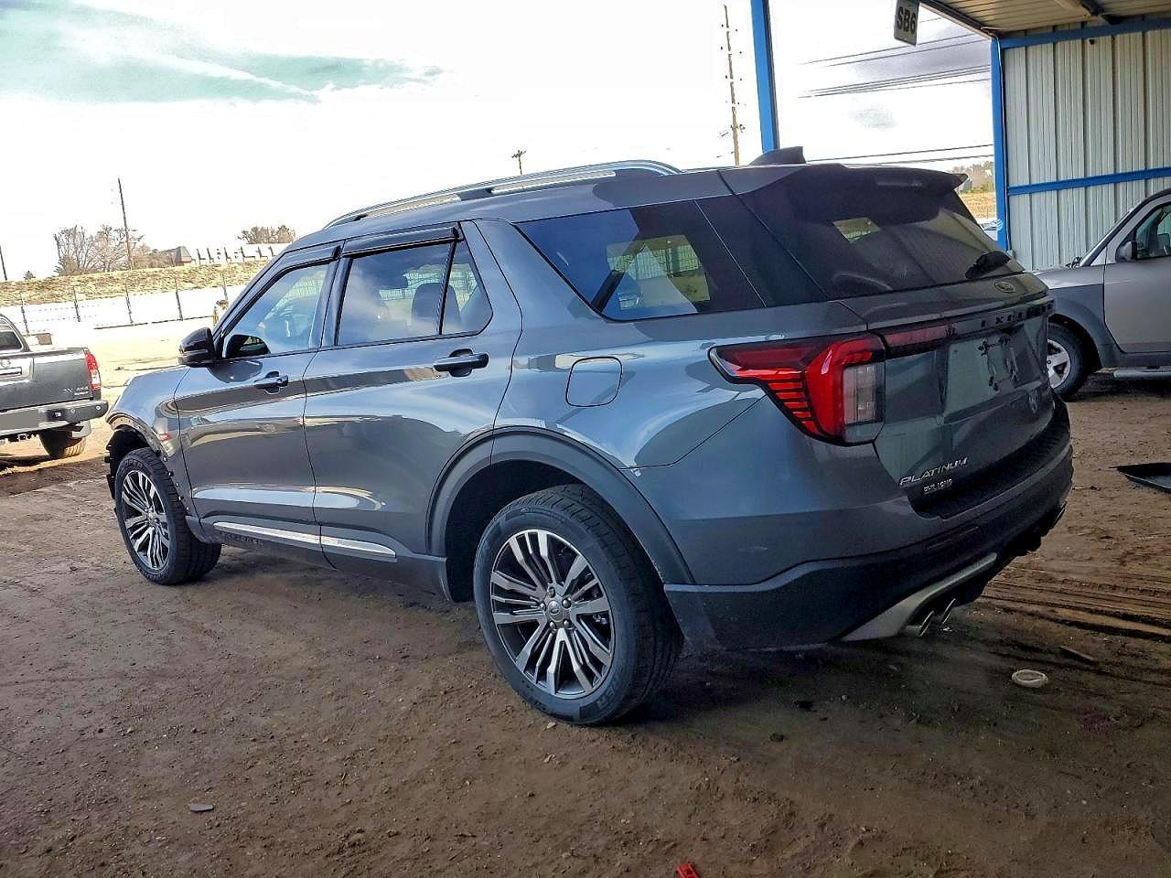 2025 Ford Explorer Platinum - Image 2
