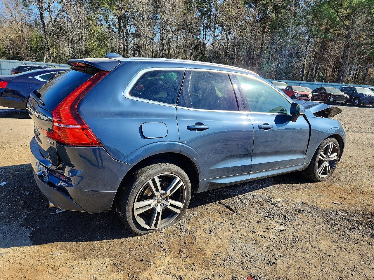 2018 Volvo Xc60 T6 Momentum - Фото 3