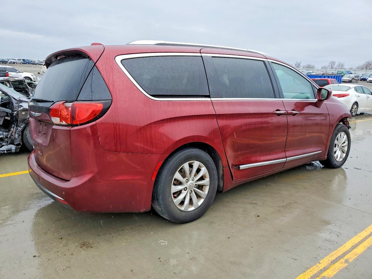 2019 Chrysler Pacifica Touring L - Фото 3