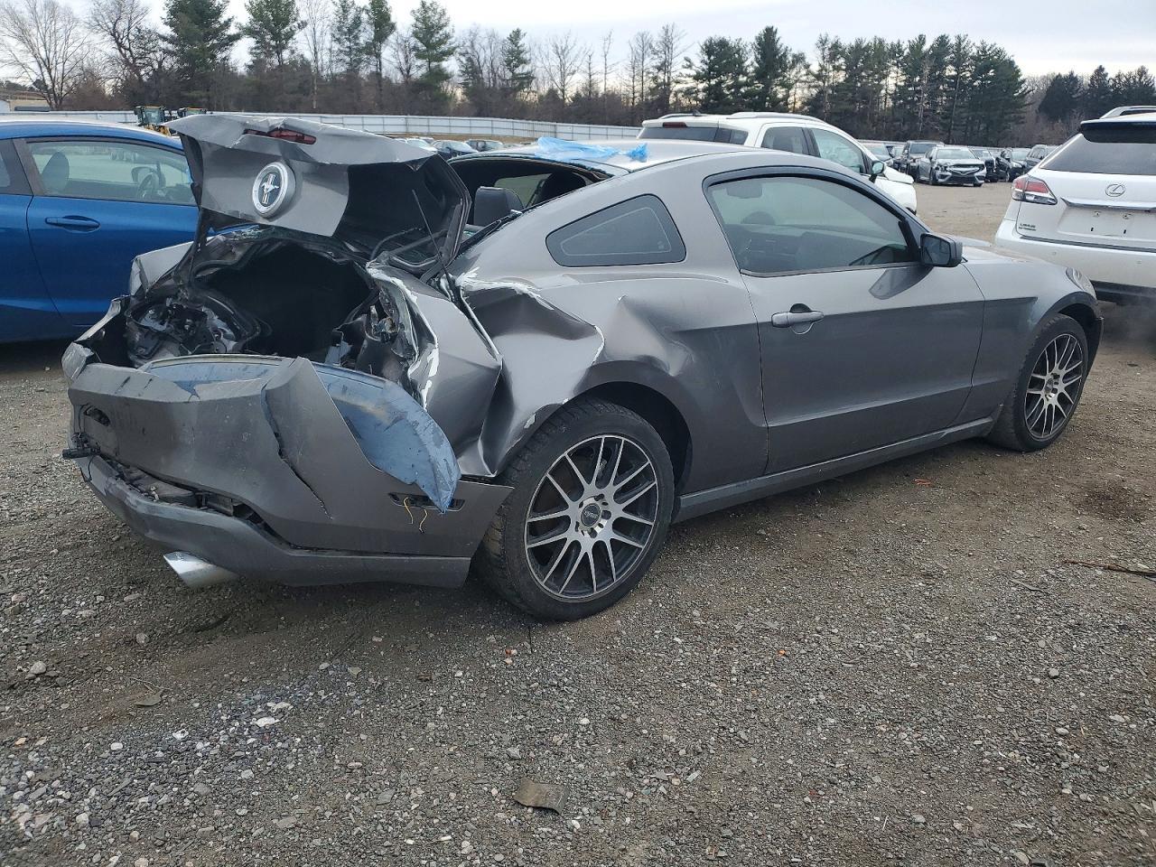 2011 Ford Mustang - Фото 3