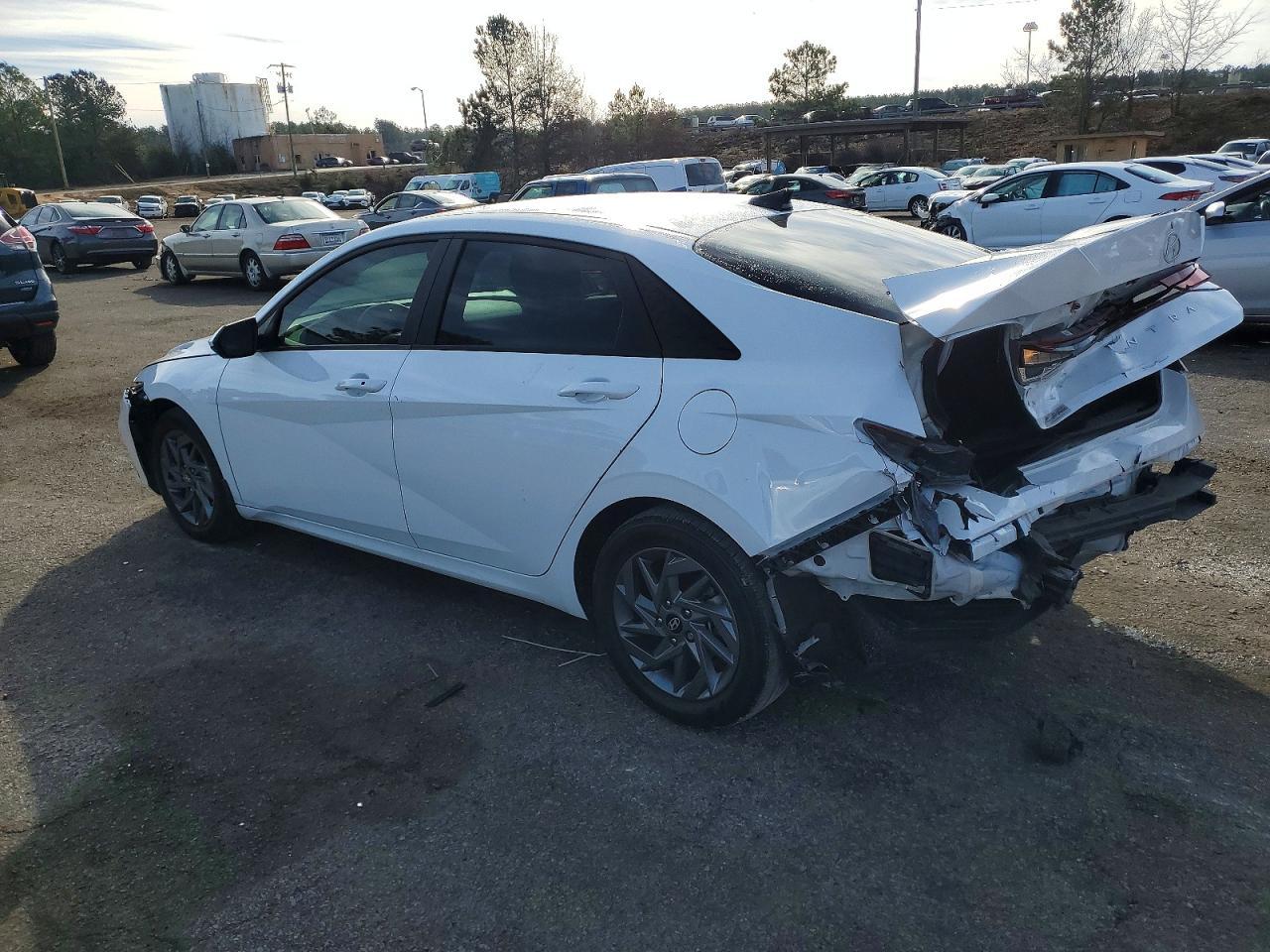 2024 Hyundai Elantra Sel - Фото 2