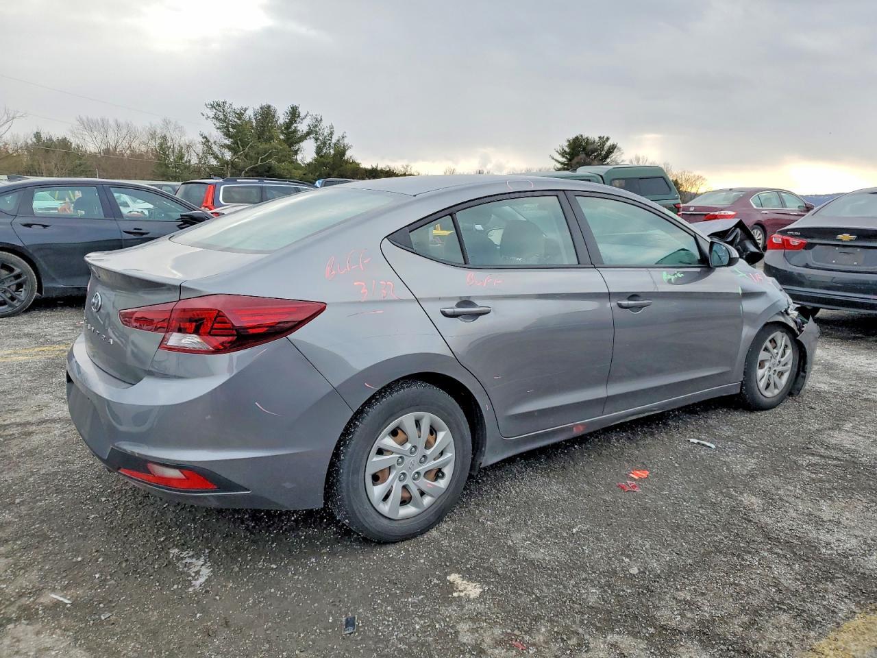 2020 Hyundai Elantra Se - Image 3