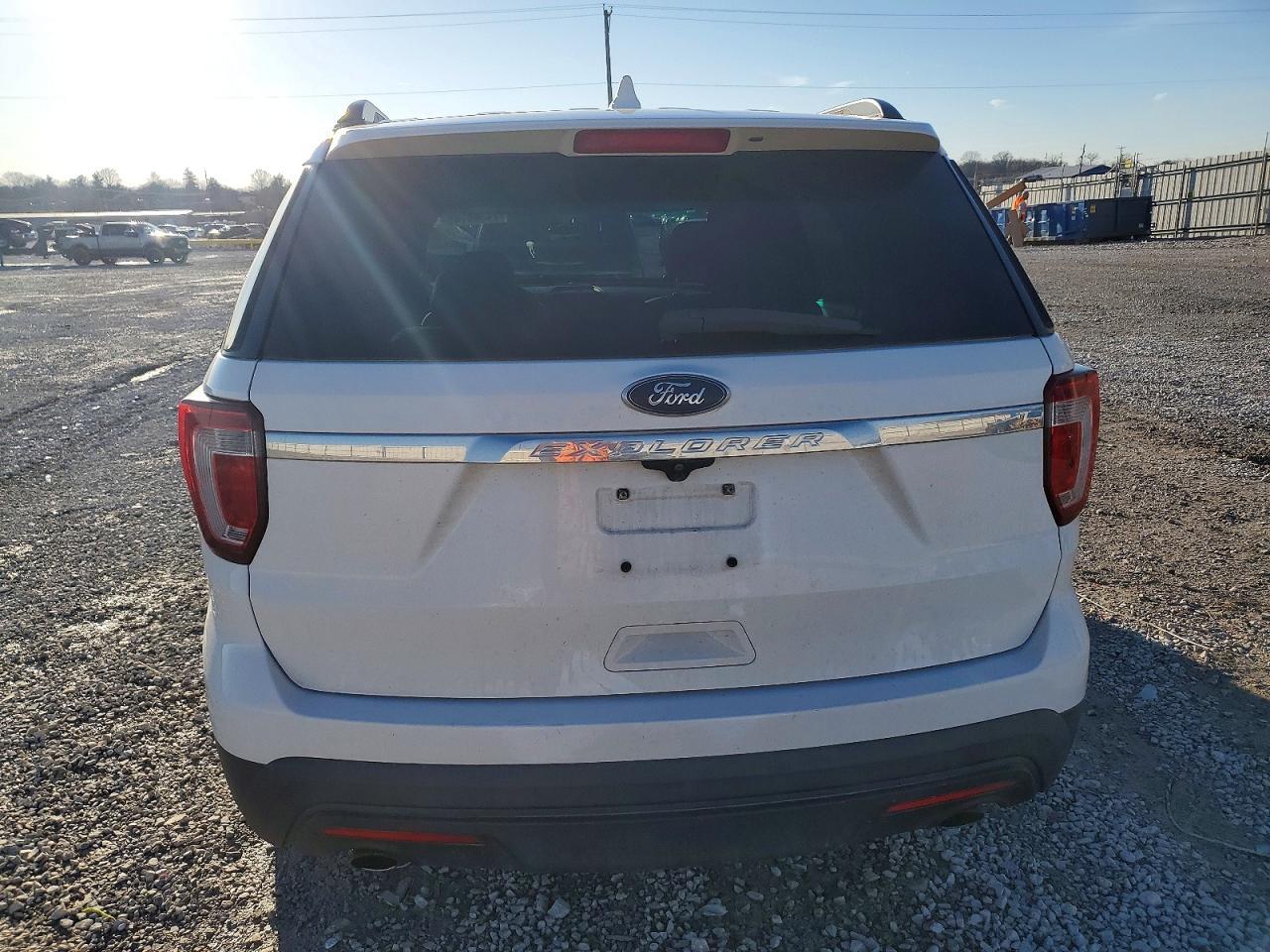 2016 Ford Explorer - Image 6