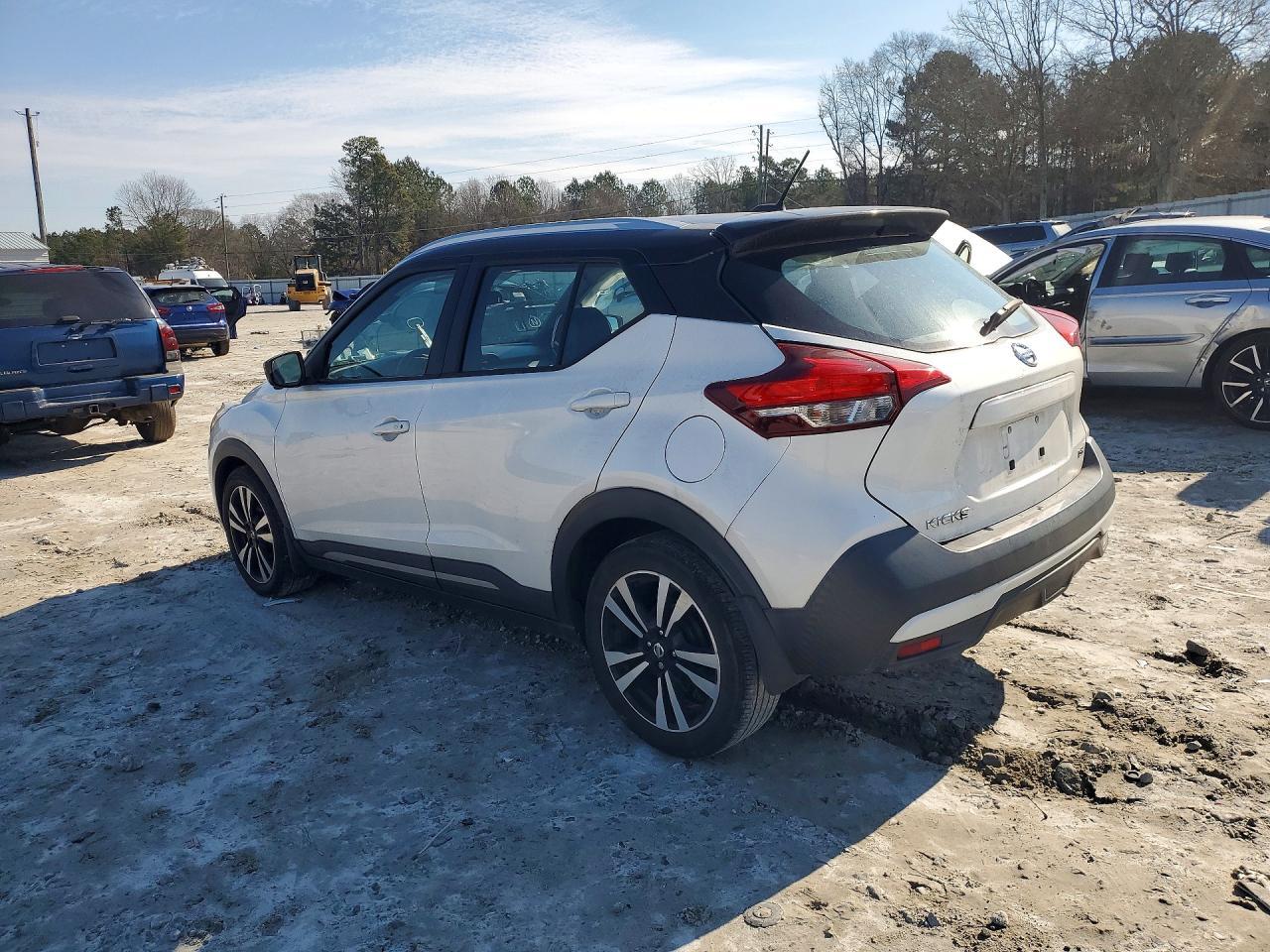 2019 Nissan Kicks S - Image 2