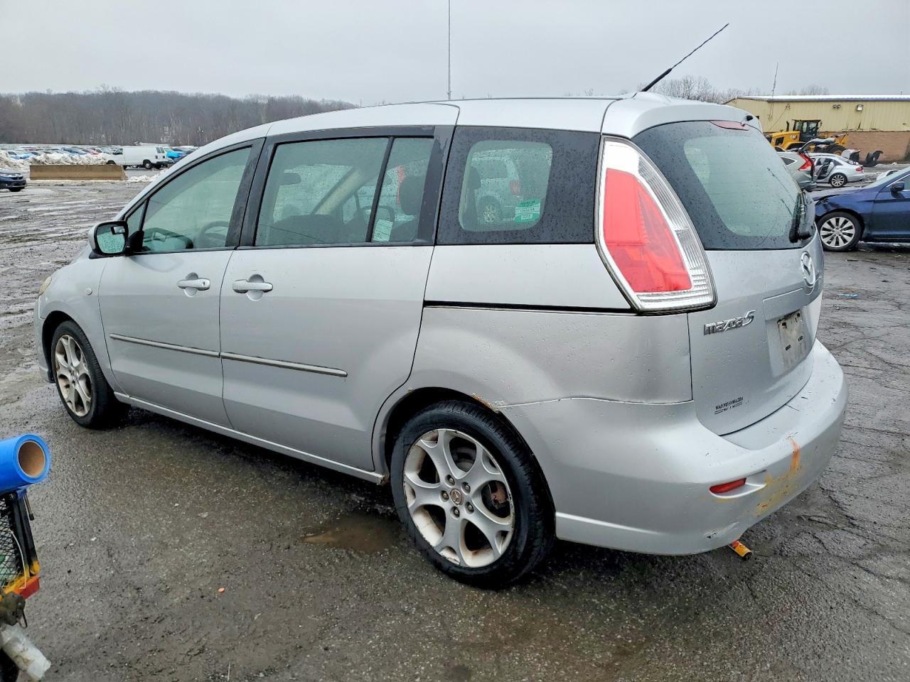2009 Mazda 5 - Image 2