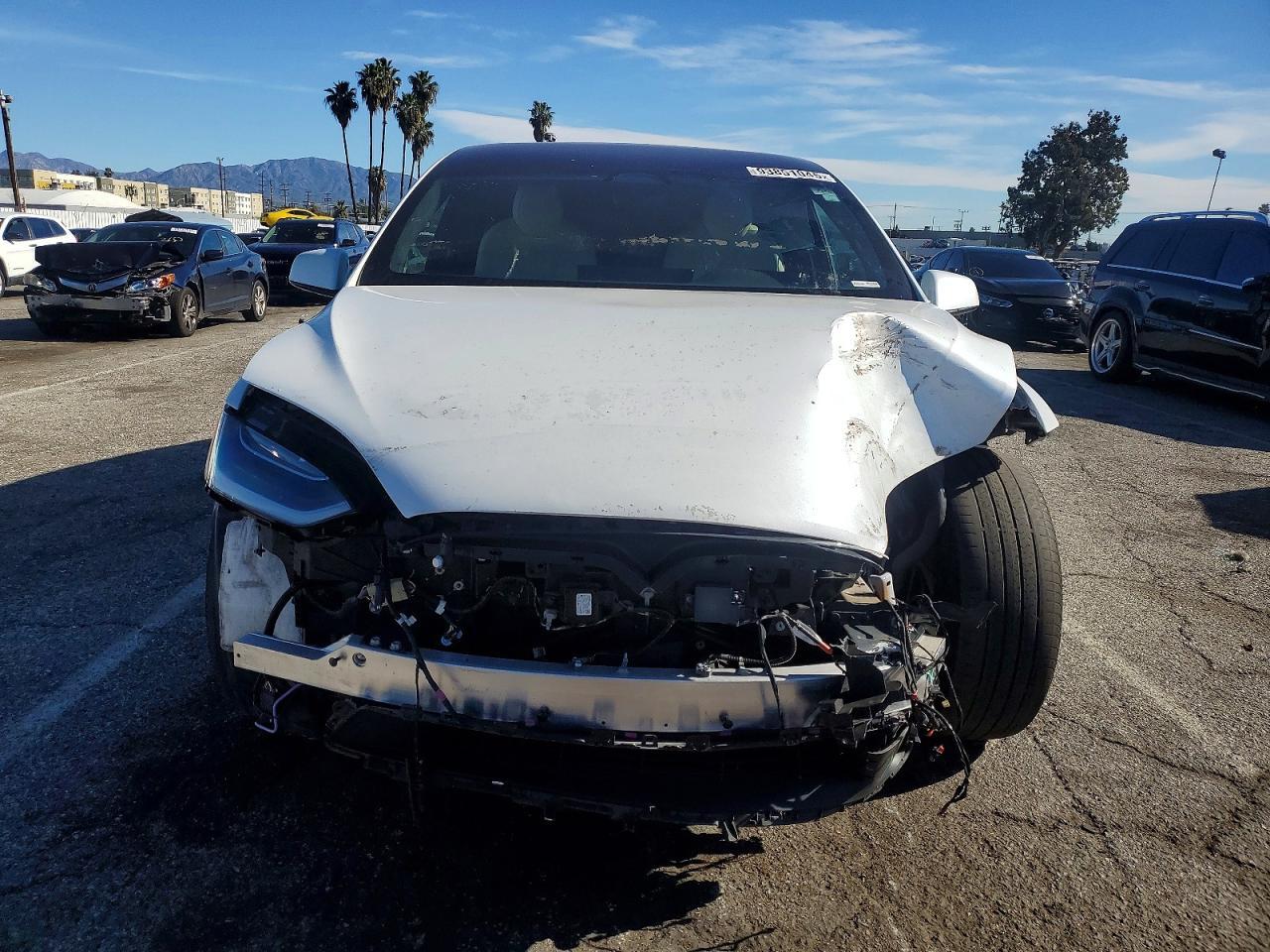 2022 Tesla Model X - Фото 5