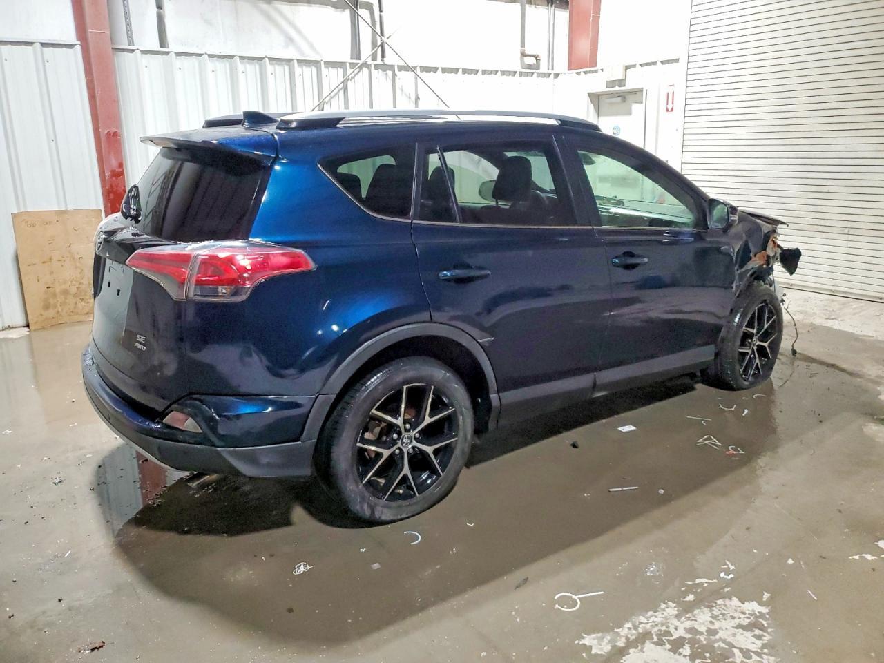 2017 Toyota Rav4 Se - Фото 3