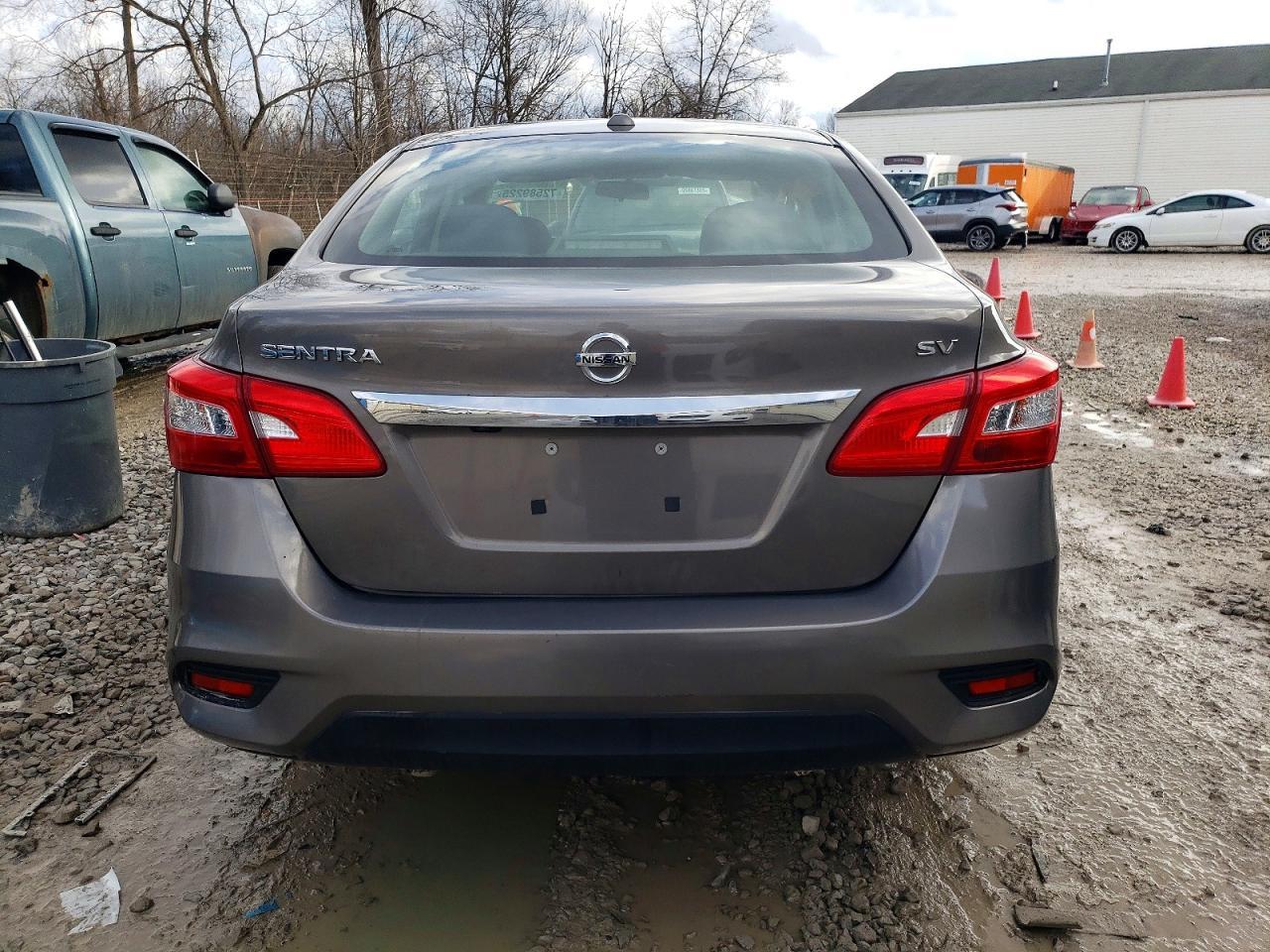 2017 Nissan Sentra S - Фото 6