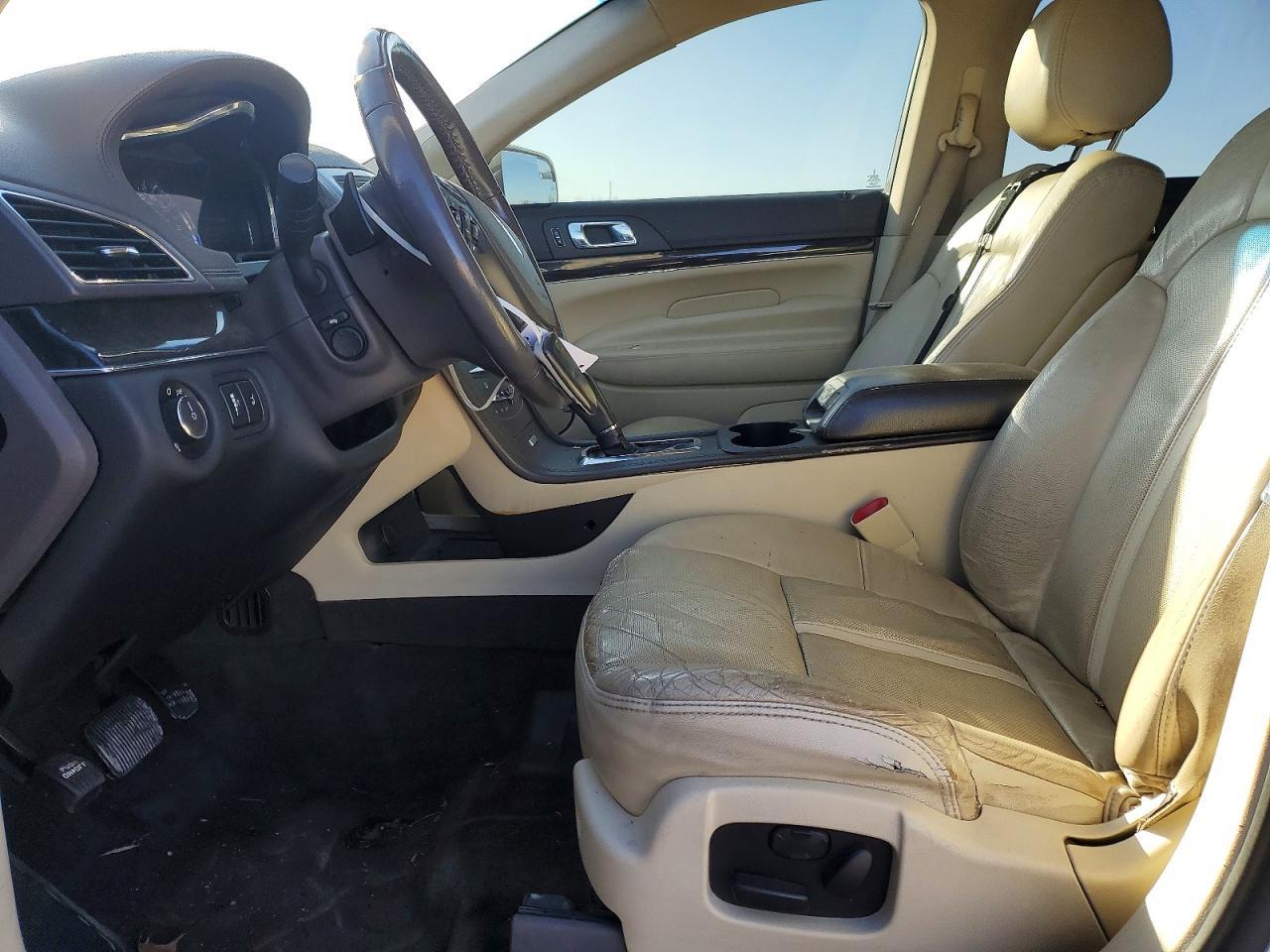 2015 Lincoln Mkt - Image 7