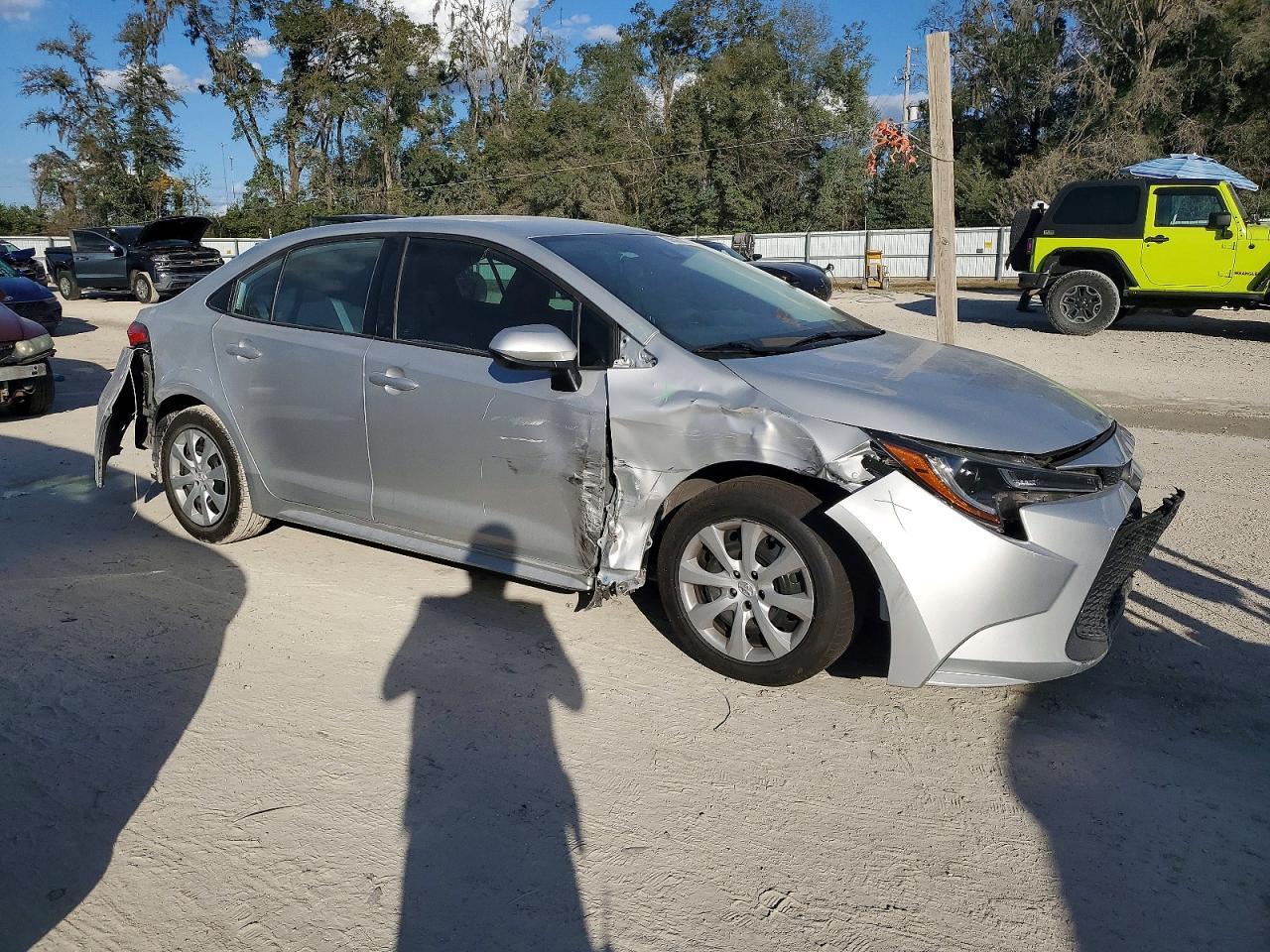 2021 Toyota Corolla Le - Фото 4