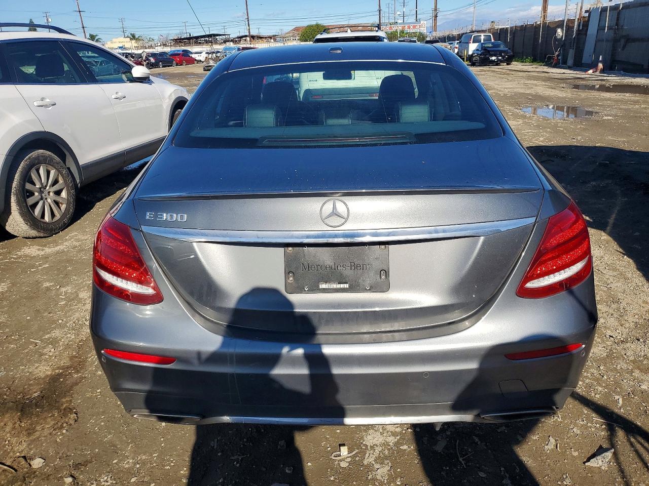 2018 Mercedes-Benz E 300 - Image 6