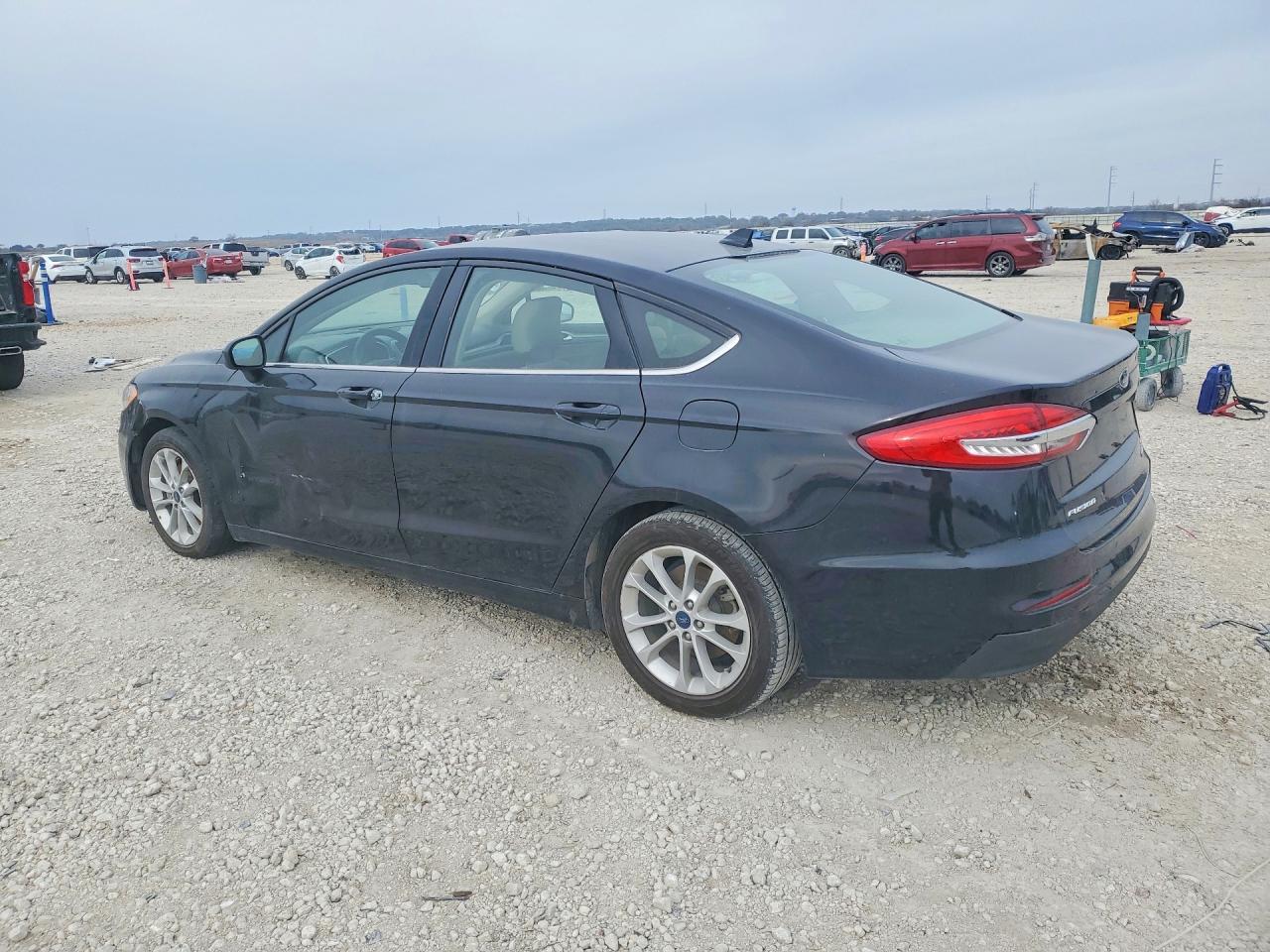 2019 Ford Fusion Se - Image 2