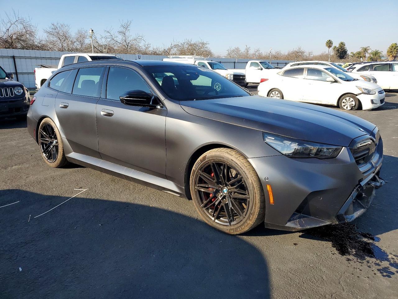 2025 BMW M5 Touring - Фото 4