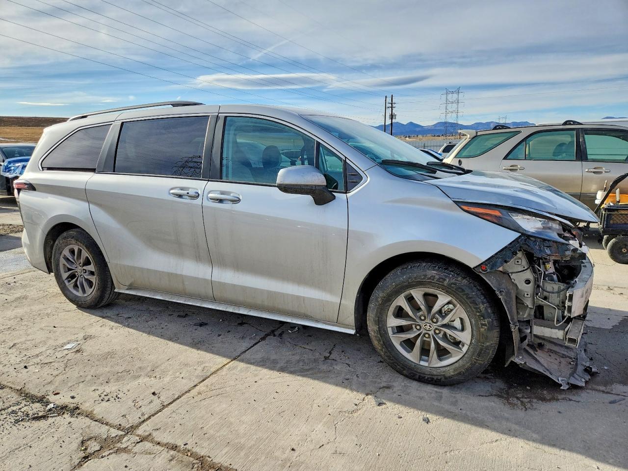 2024 Toyota Sienna Le - Фото 4