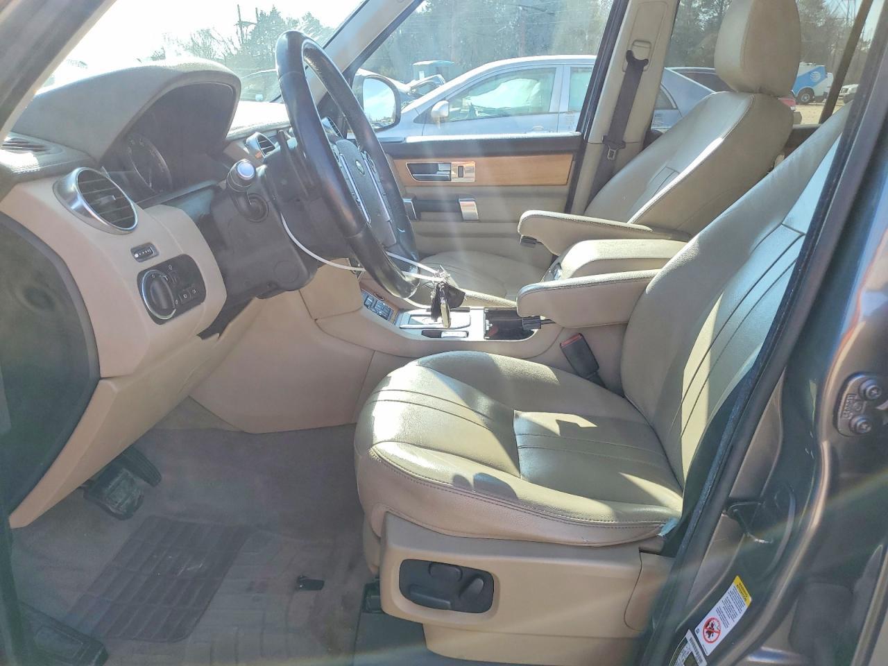 2014 Land Rover Lr4 - Image 7