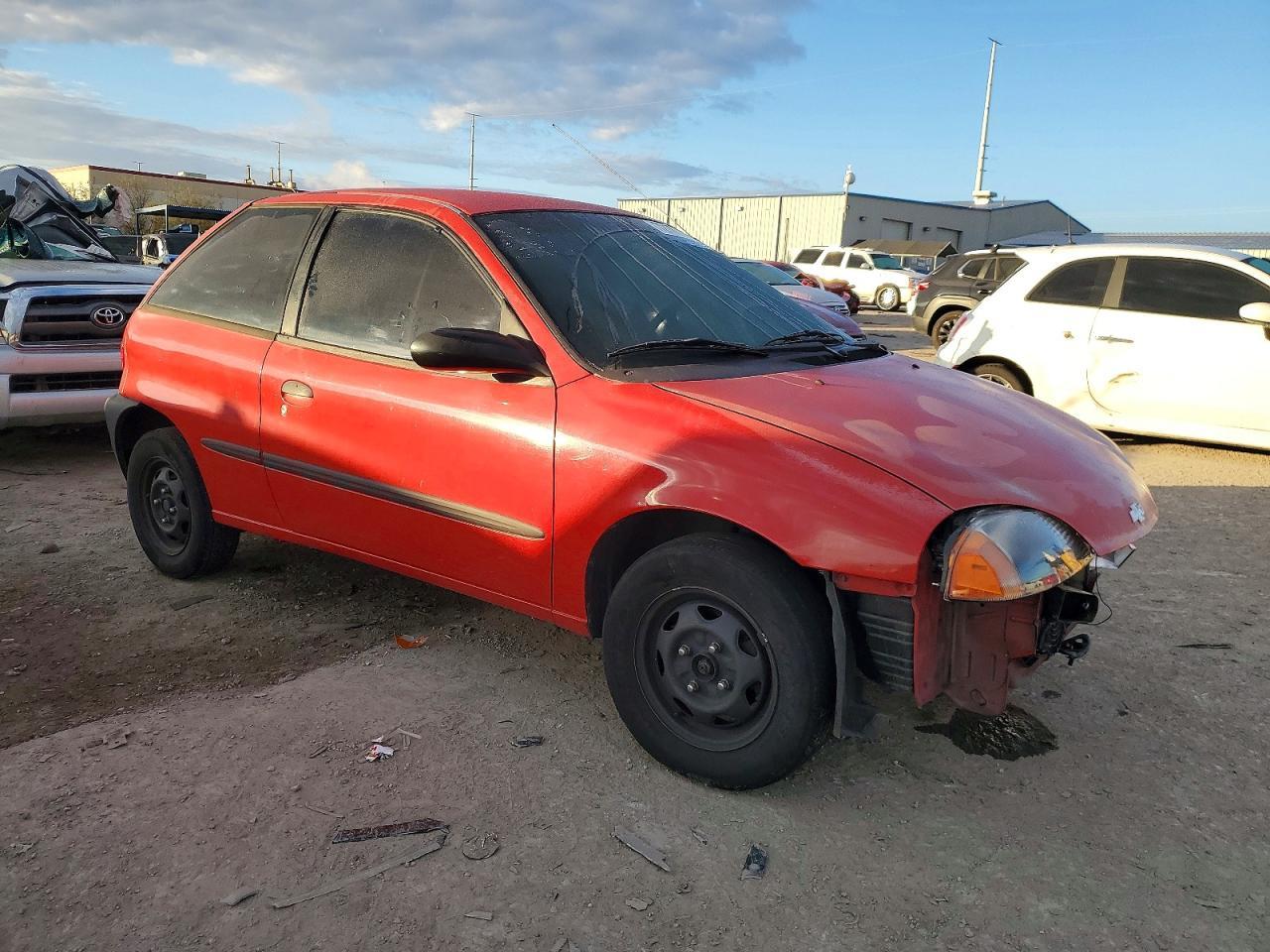 2000 Chevrolet Metro - Фото 4