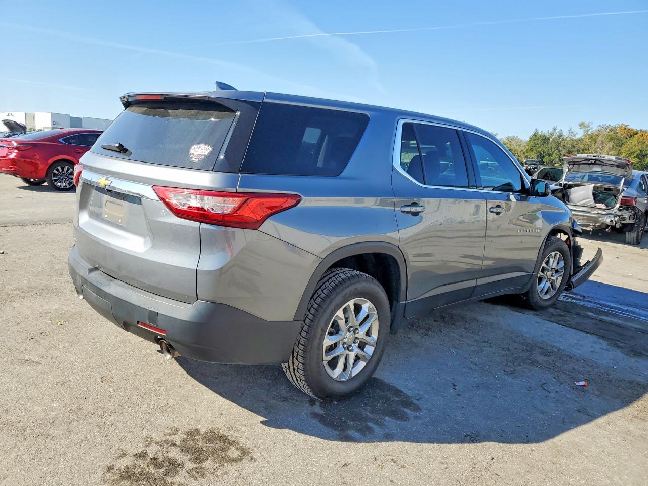 2020 Chevrolet Traverse Ls - Фото 3