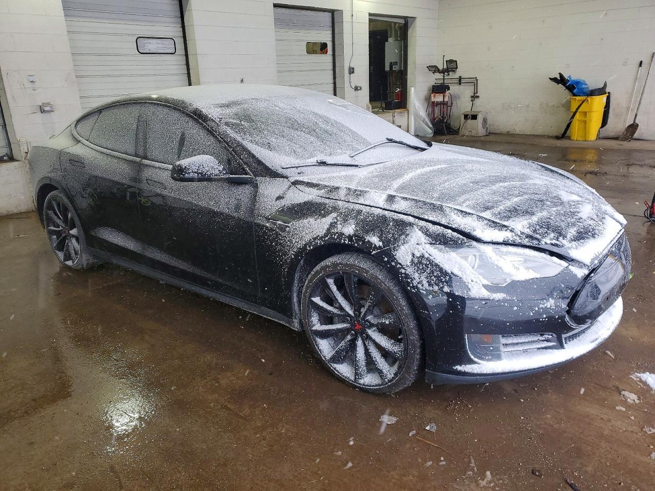 2015 Tesla Model S - Фото 4