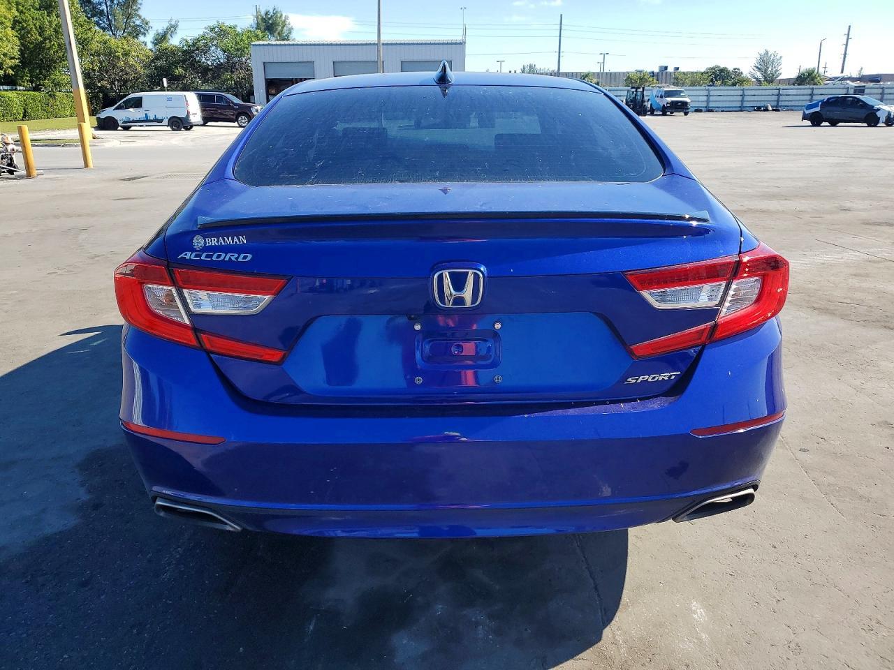 2022 Honda Accord Sport - Image 6