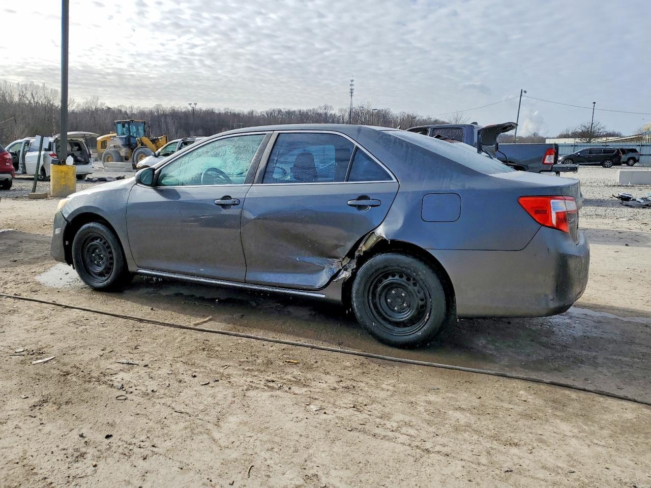 2012 Toyota Camry Le - Фото 2