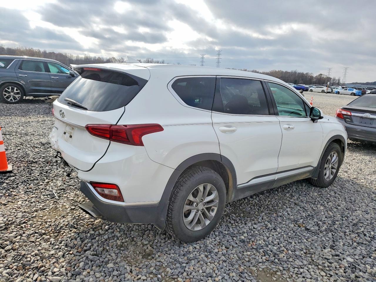 2020 Hyundai Santa Fe Sel - Image 3