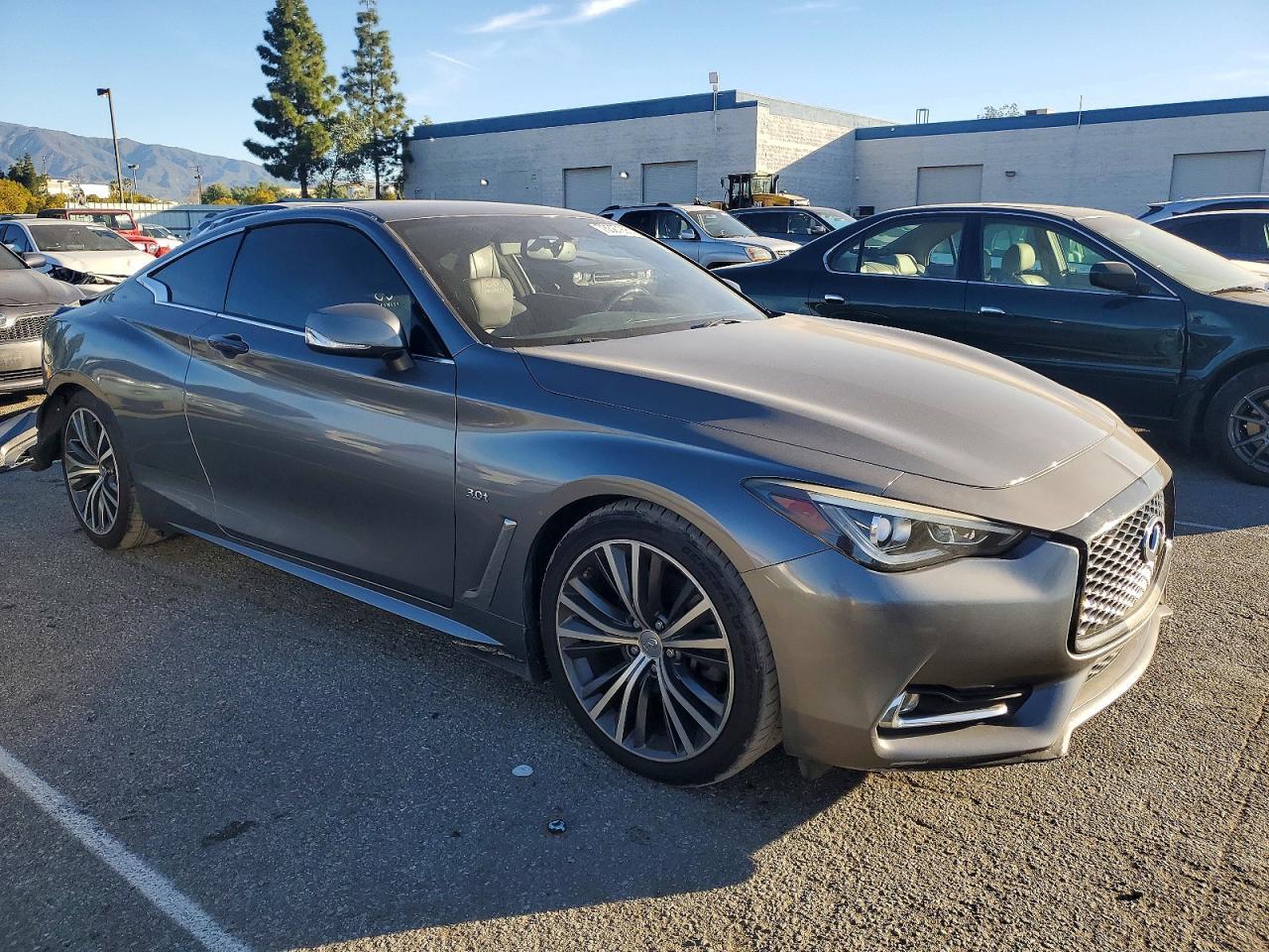 2017 Infiniti Q60 3.0T Premium - Image 4