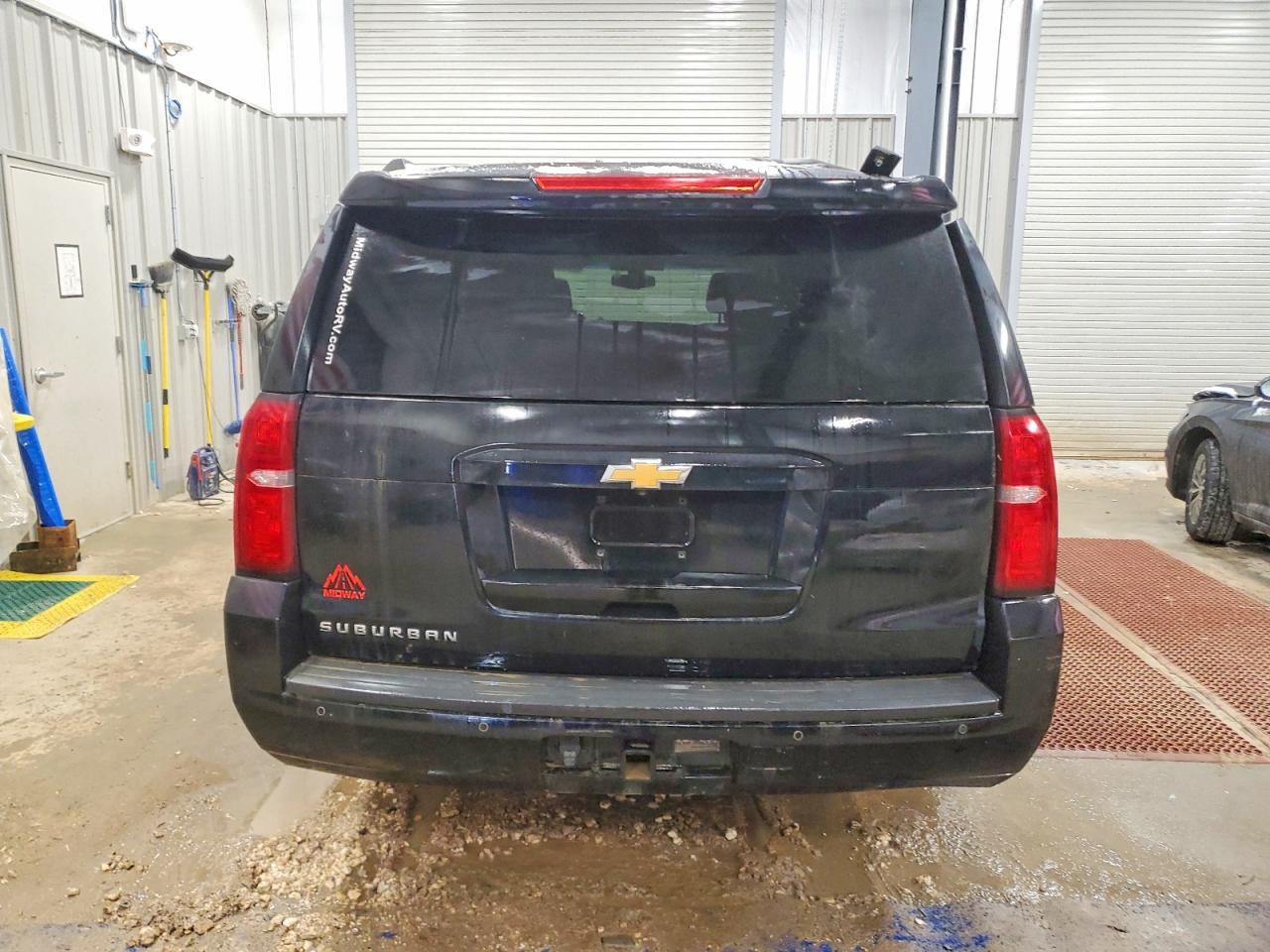 2016 Chevrolet Suburban K1500 Ls - Фото 6