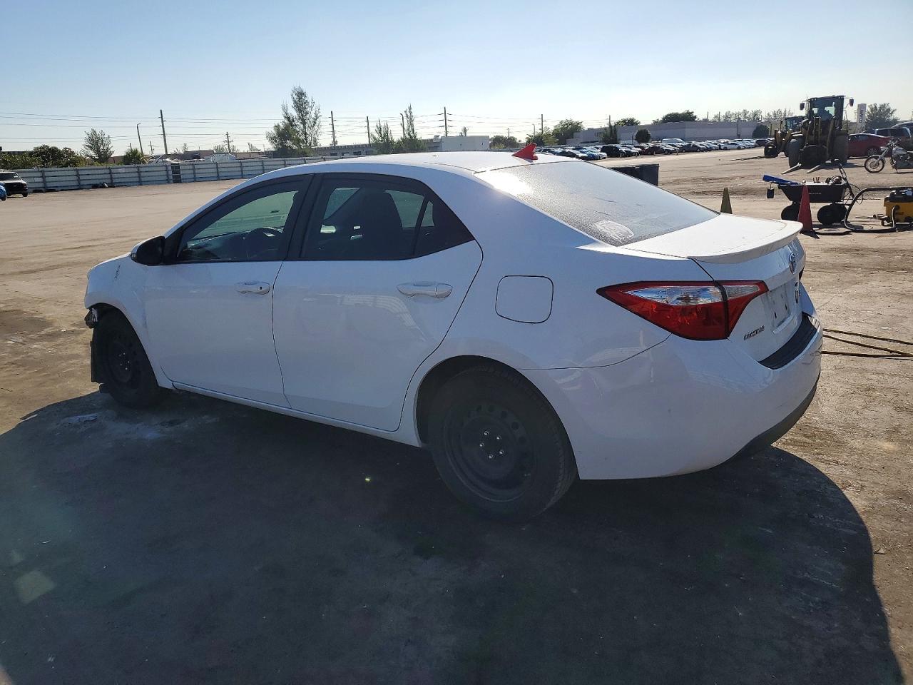 2016 Toyota Corolla S - Фото 2