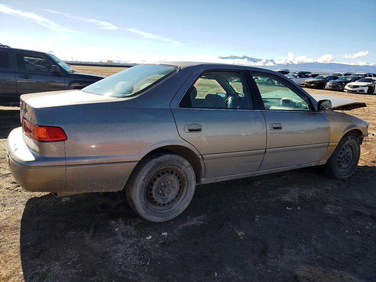 2000 Toyota Camry Ce - Фото 3