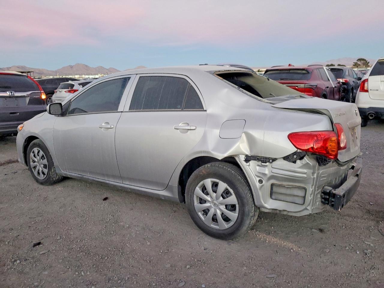 2010 Toyota Corolla Base - Фото 2