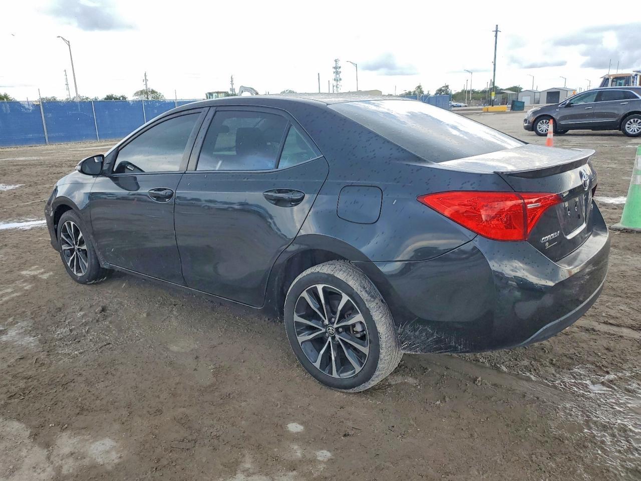 2019 Toyota Corolla Se - Image 2